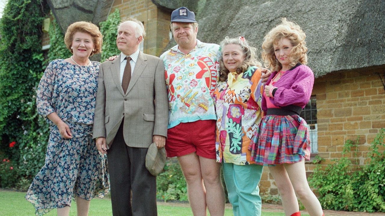 Keeping Up Appearances - Temporada 5 Episodio 10  