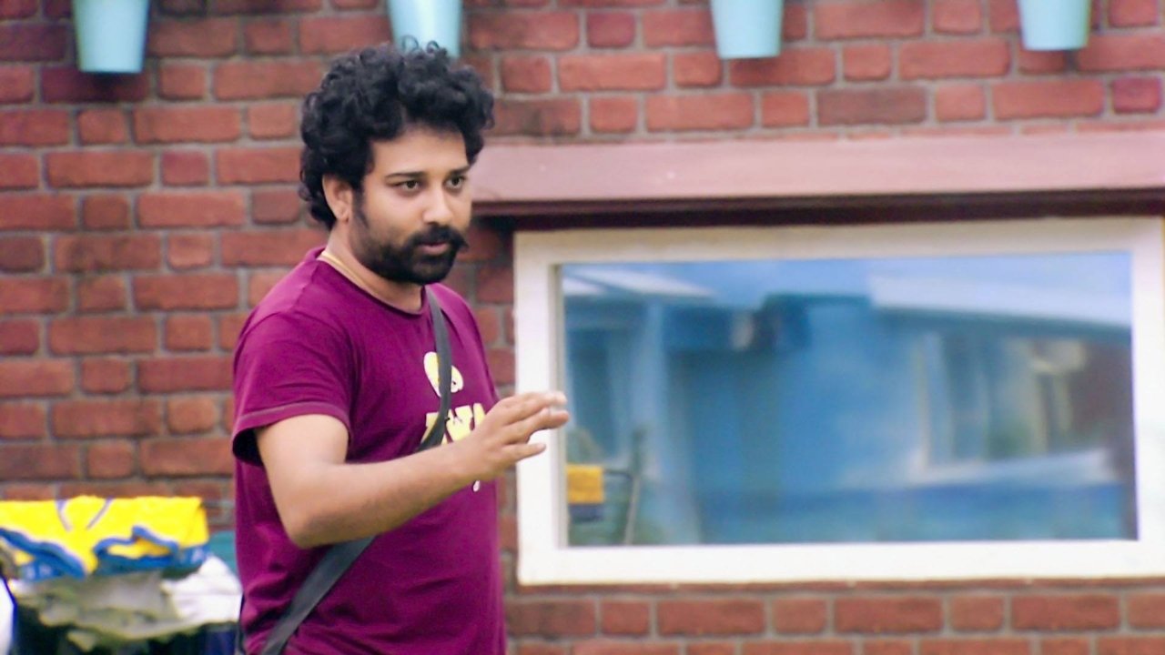 Bigg Boss Telugu - Season 1 Episode 24 : Shiva Balaji Insults Adarsh