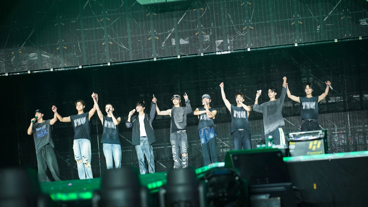 SEVENTEEN WORLD TOUR 'NEW_' backdrop