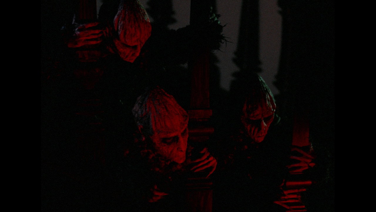 Don't Be Afraid of the Dark background 10