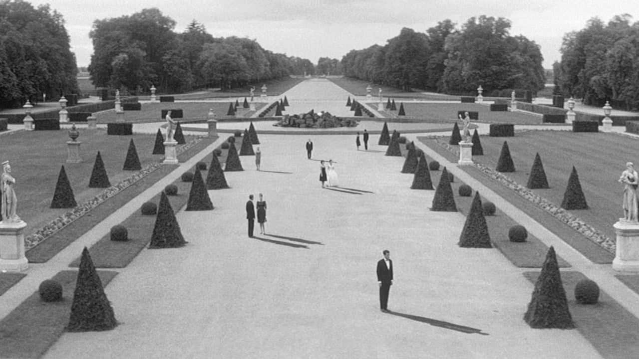 Last Year at Marienbad background