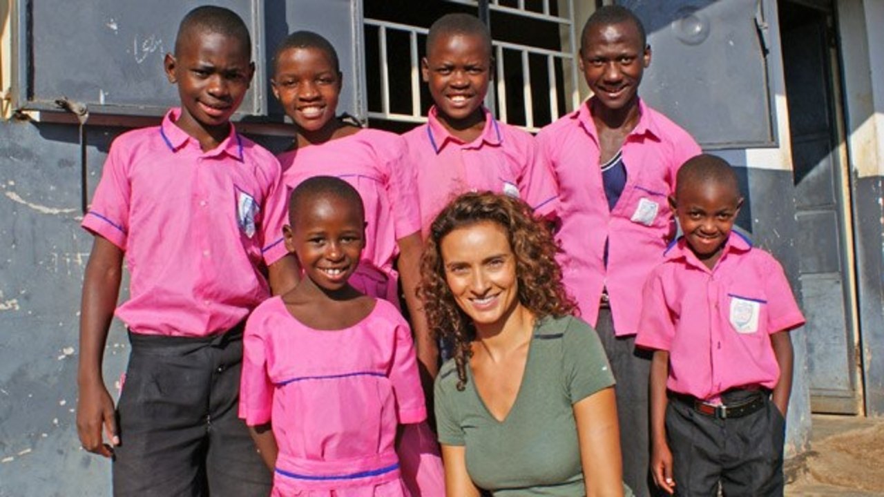 Unreported World - Season 15 Episode 16 : 15 and Learning to Speak