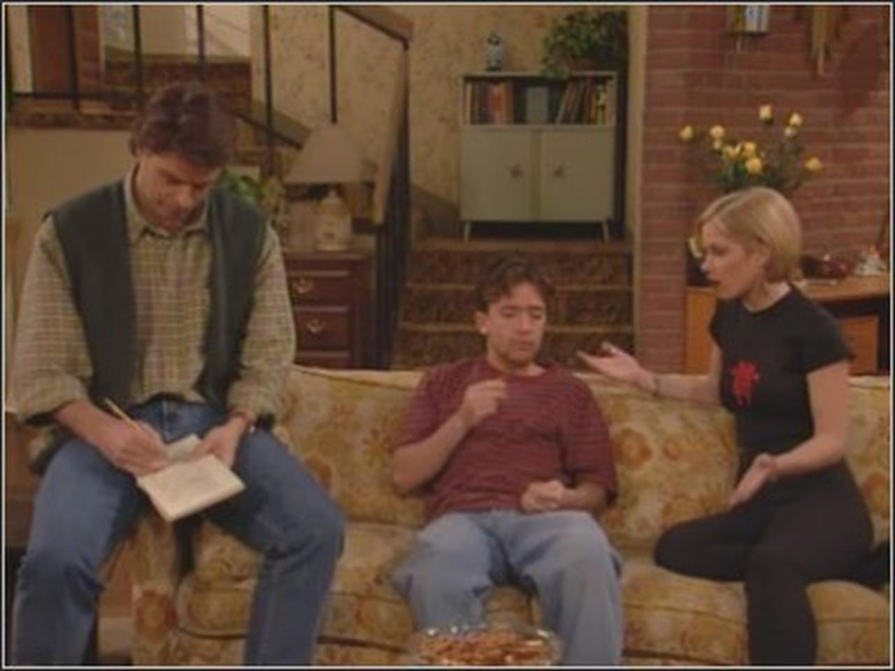 Married... with Children - Season 9 Episode 26 : The Undergraduate