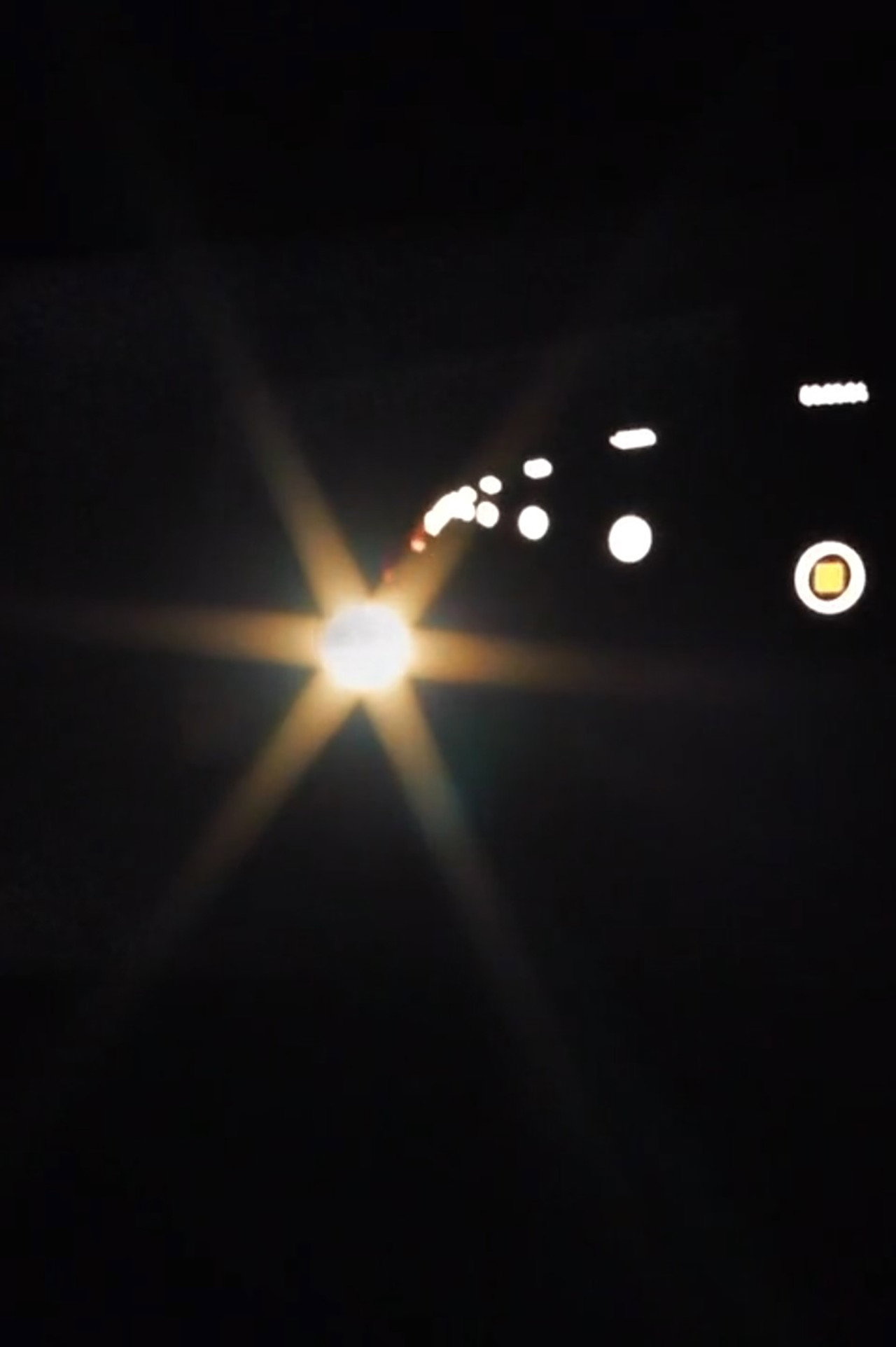 (∃u)_[u_≤_f_and_u_≤_m] filmaffisch