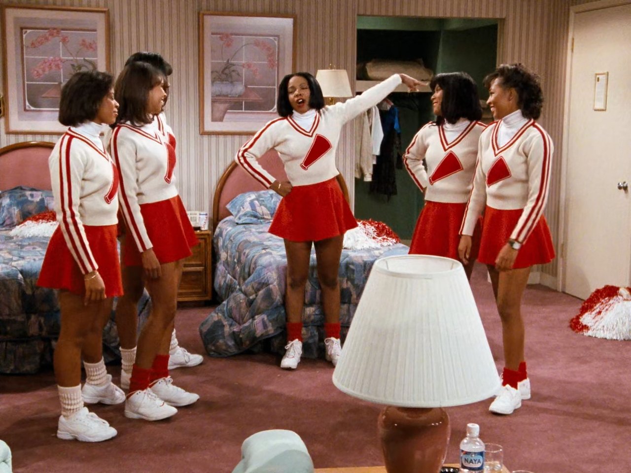 Family Matters - Season 6 Episode 20 : Cheers Looking at You, Kid