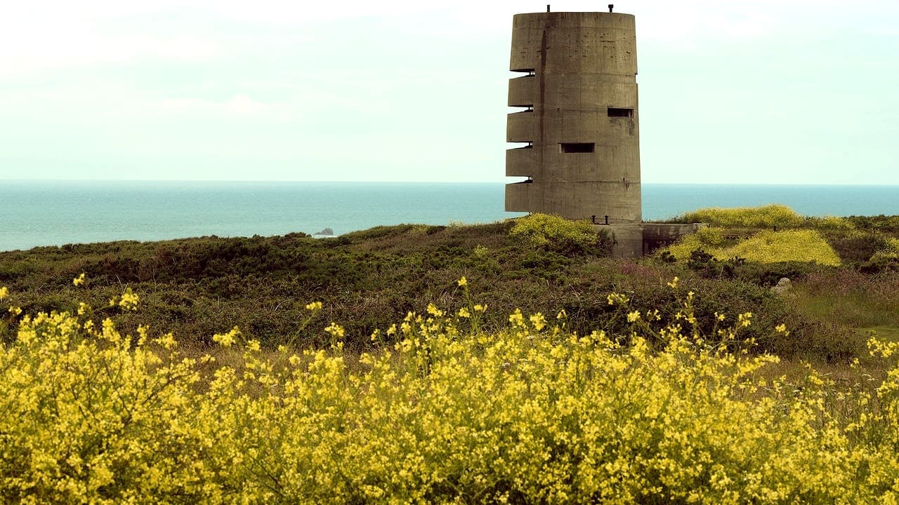 Abandoned Engineering - Season 4 Episode 3 : Guernsey Nazi Towers