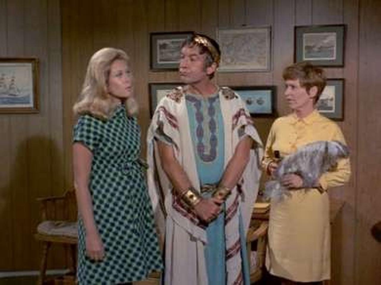 Bewitched - Season 6 Episode 3 : Samantha's Caesar Salad