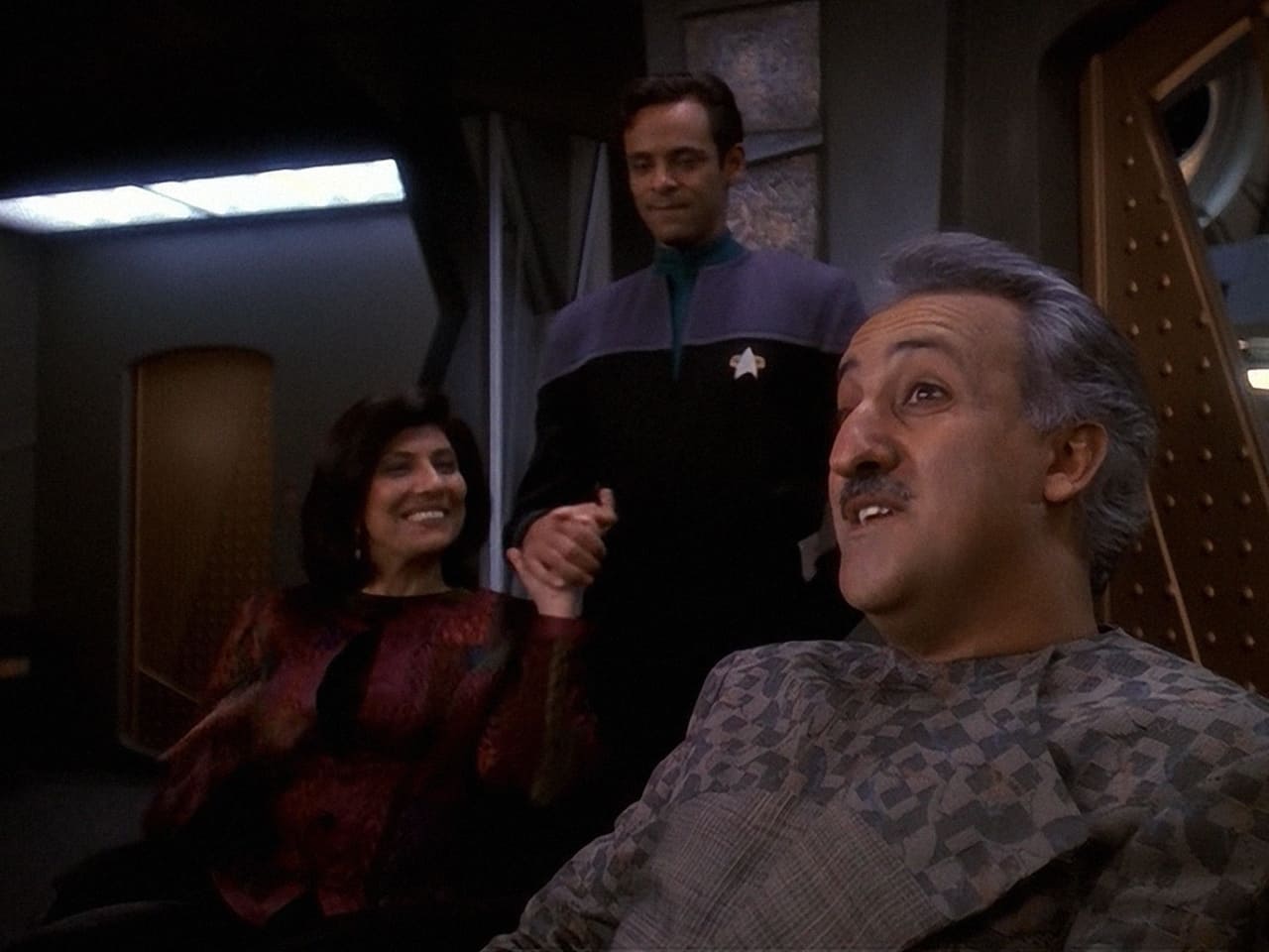 Star Trek: Deep Space Nine - Season 5 Episode 16 : Doctor Bashir, I Presume?