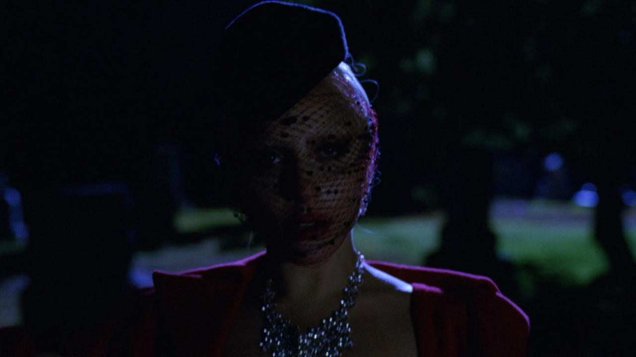 American Horror Story - Season 5 Episode 1 : Checking In