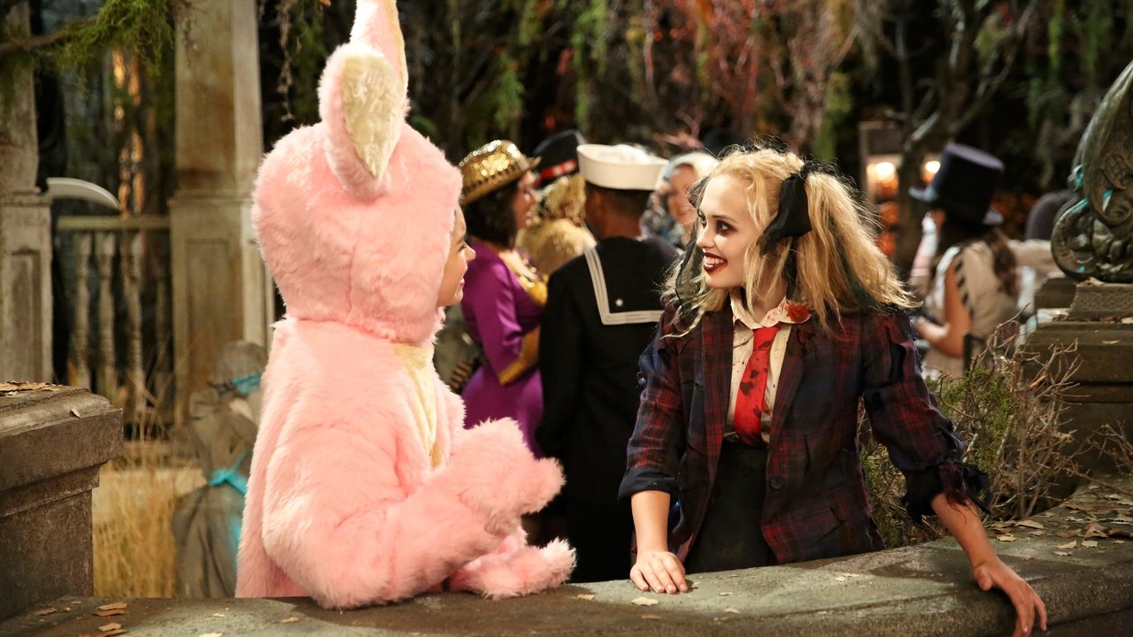 Liv and Maddie - Season 3 Episode 4 : Haunt-A-Rooney