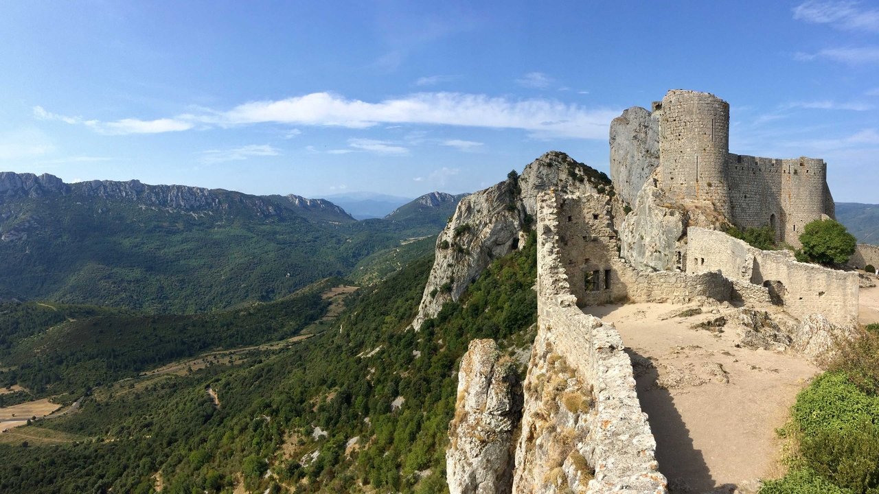 The Glorious Story of Castles