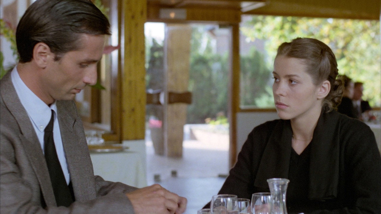 The Informer — still 4