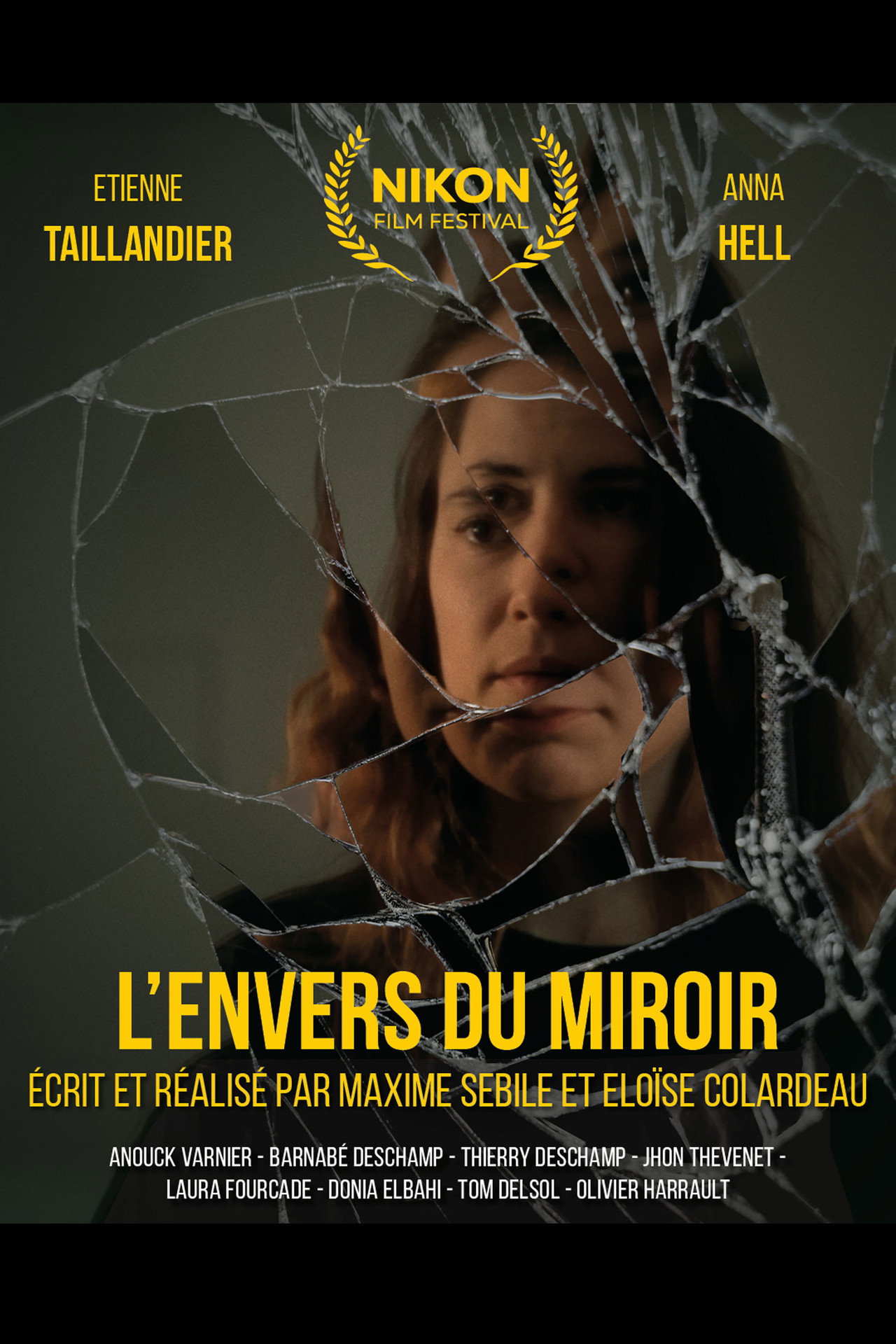 L'envers Du Miroir Backdrop