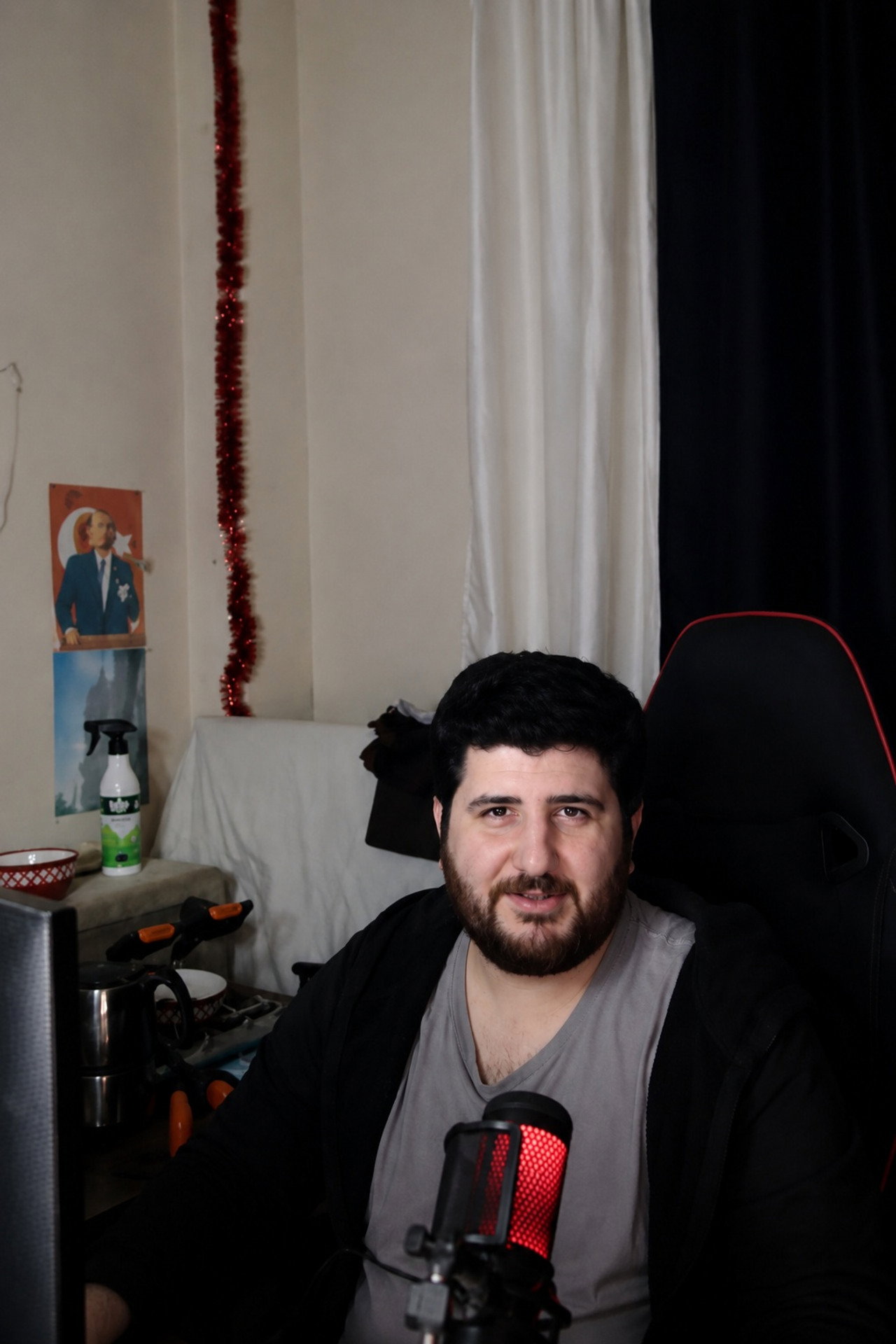 YakupTV,Derbeder Berk ile drama olay büyüdü- AĞIR KÜFÜRLEŞTİLER Backdrop
