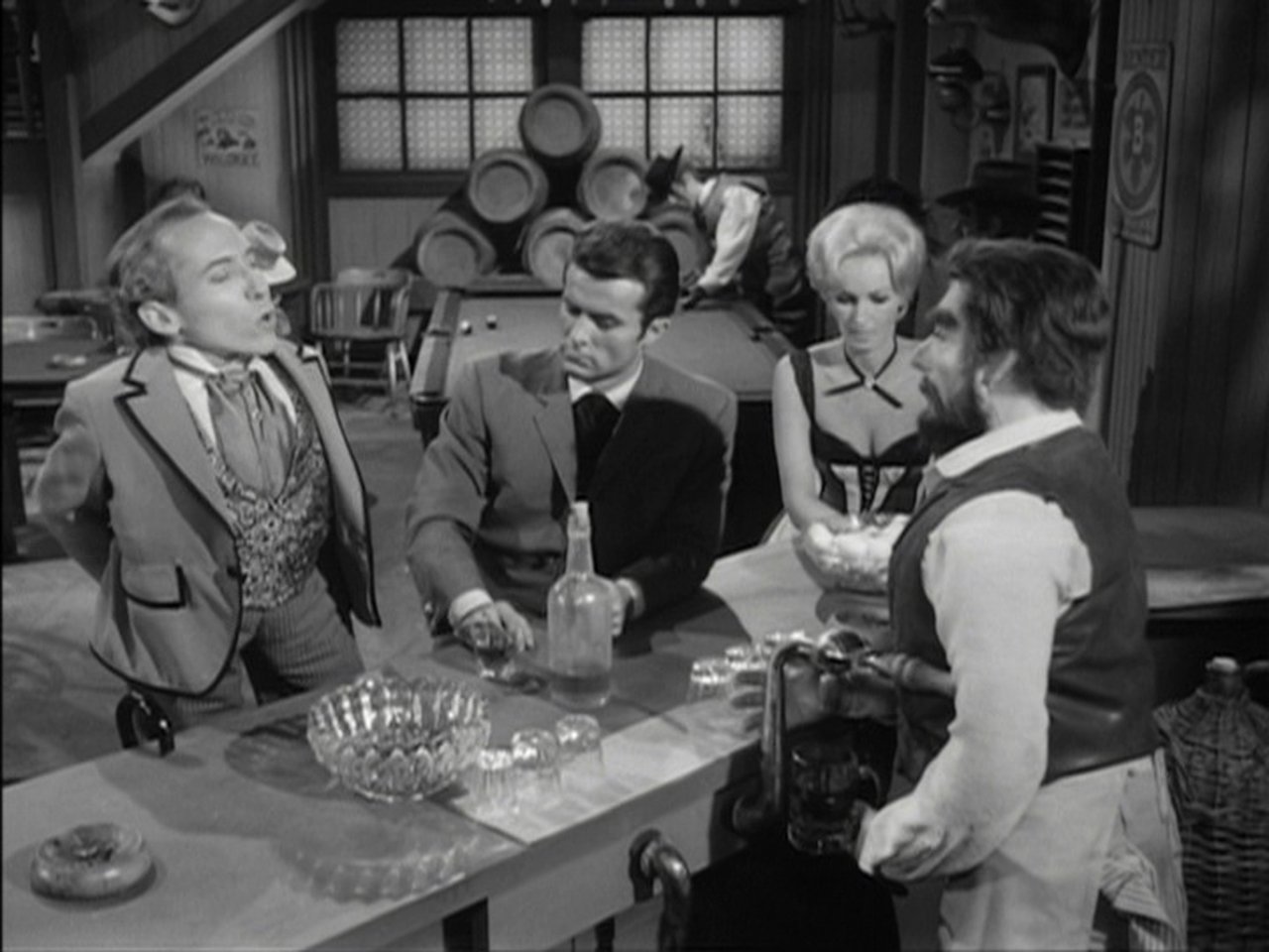 The Wild Wild West - Season 1 Episode 10 : The Night That Terror Stalked the Town