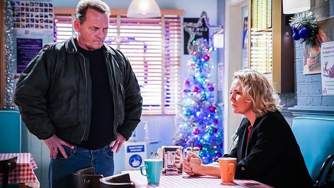 EastEnders - Season 37 Episode 197 : 13/12/2021