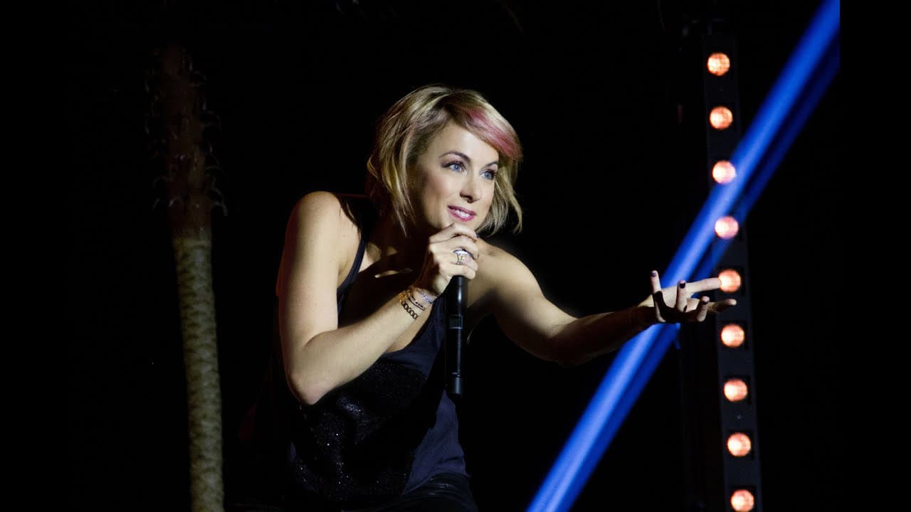 Iliza Shlesinger: Freezing Hot background