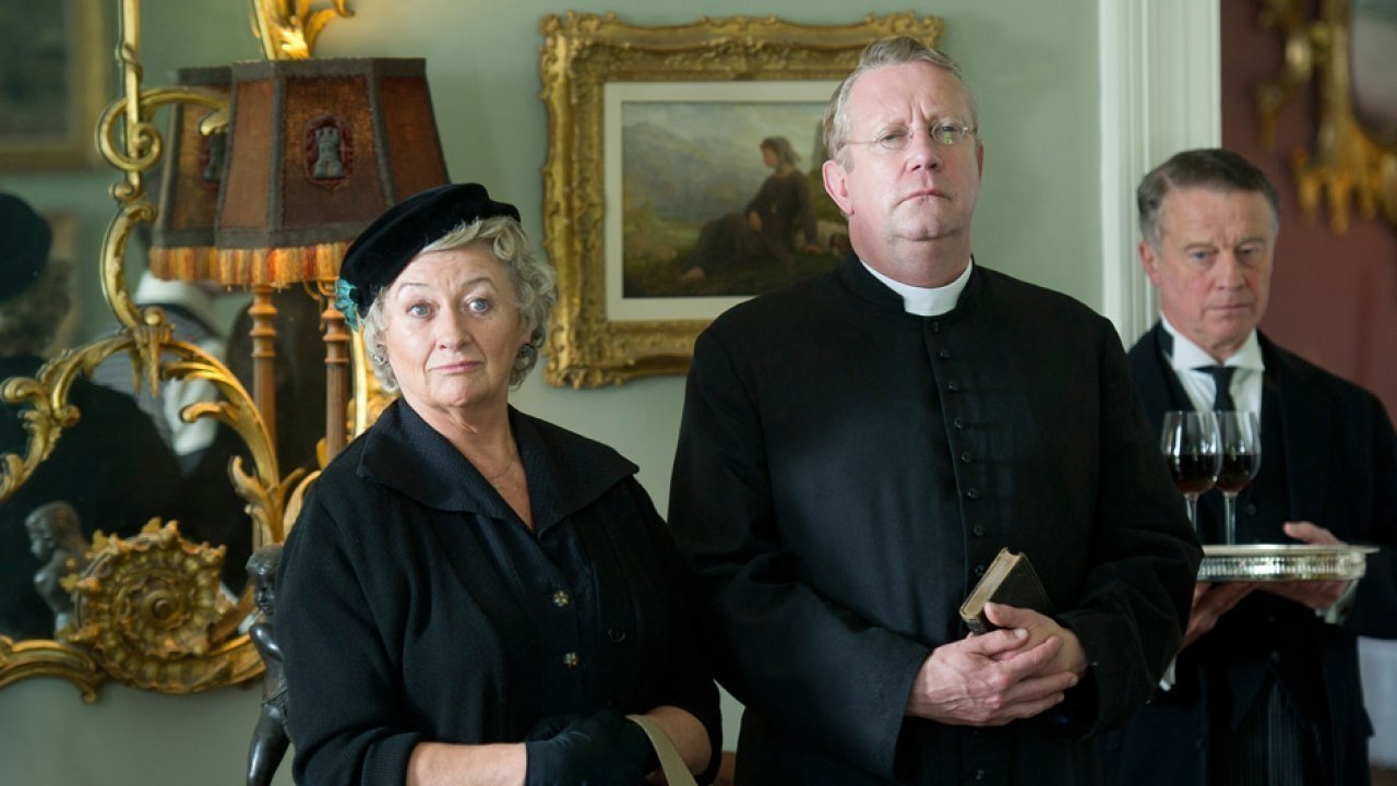 Father Brown - Season 1 Episode 2 : The Flying Stars