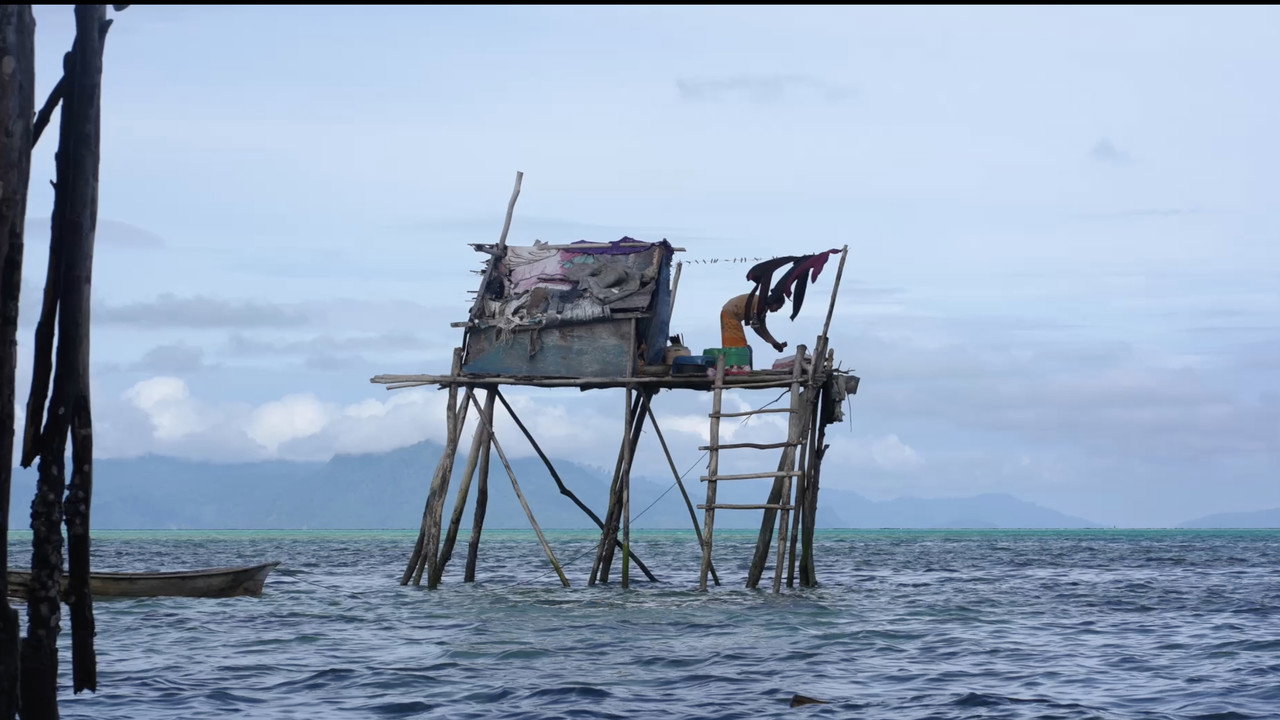Bajau Laut - The Sea is Our Home still 2