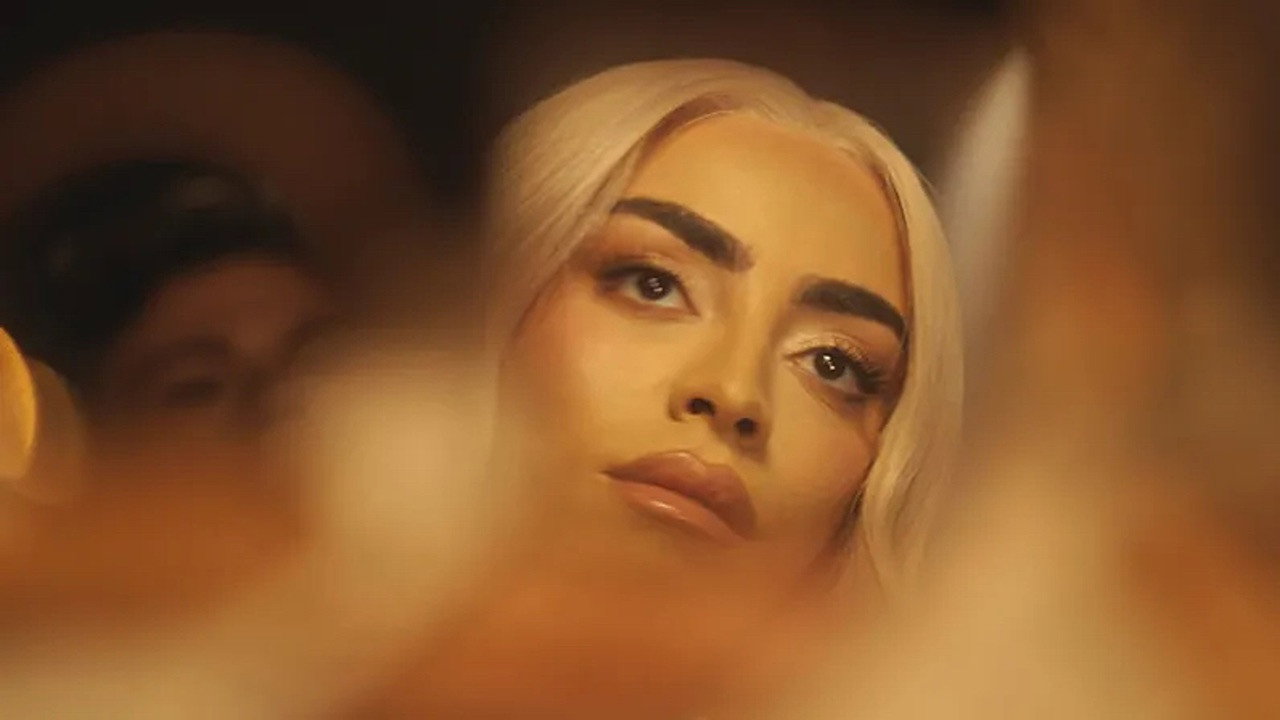 Bilal Hassani, bats-toi comme une fille mon fils still 5