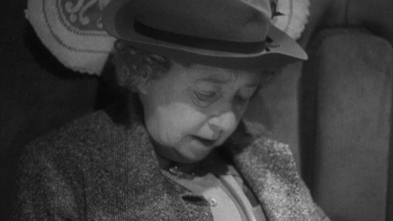 The Lady Vanishes background 44
