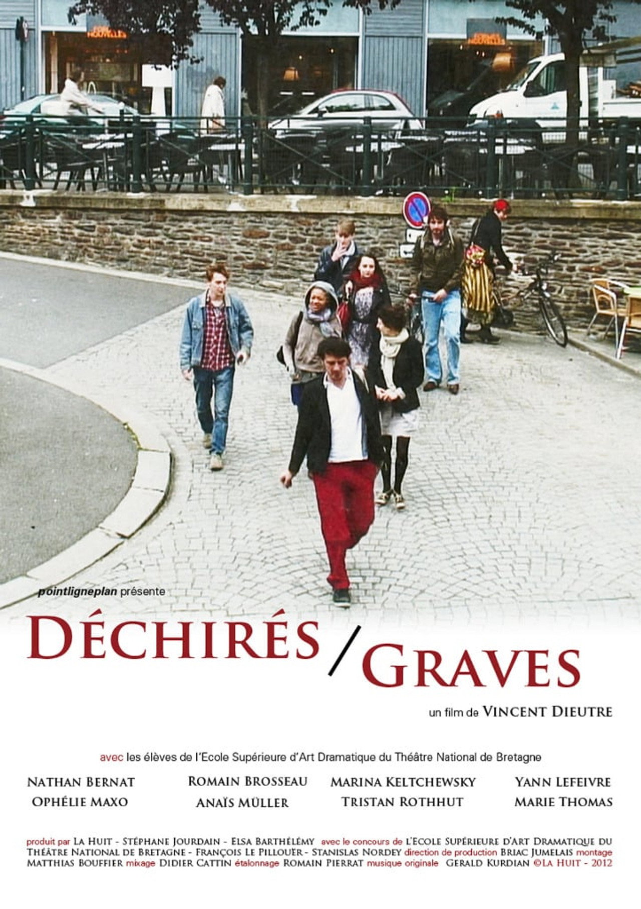 Déchirés / Graves Backdrop