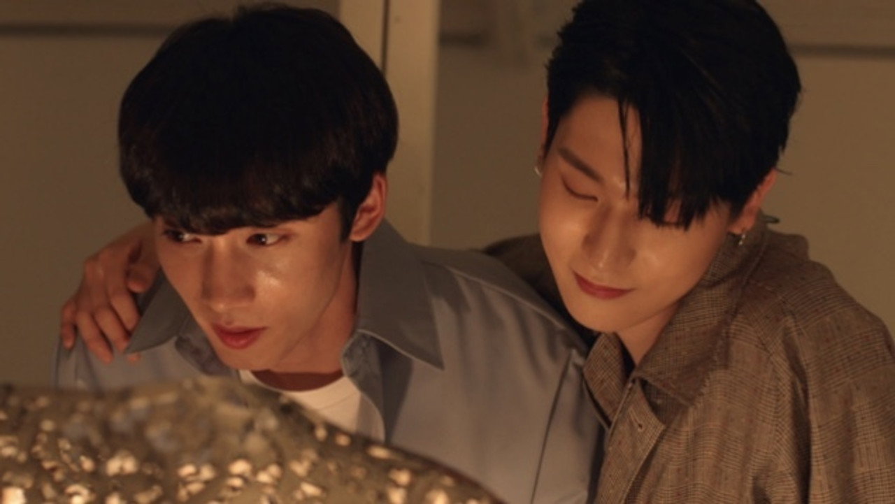Image Behind Cut / Dincolo de atelierul de croitorie (2021)