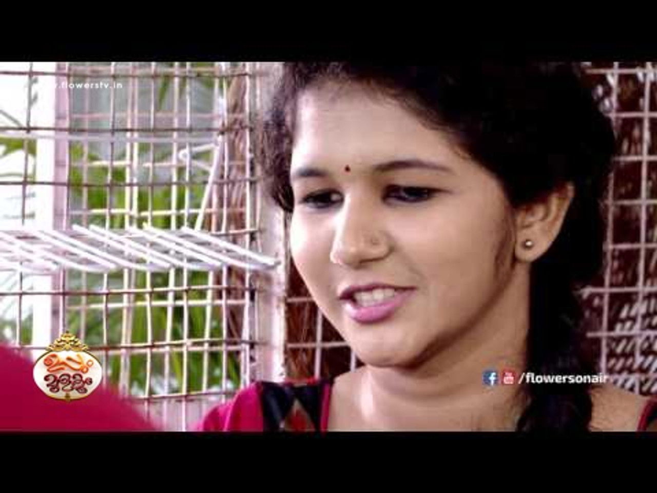 ഉപ്പും മുളകും backdrop