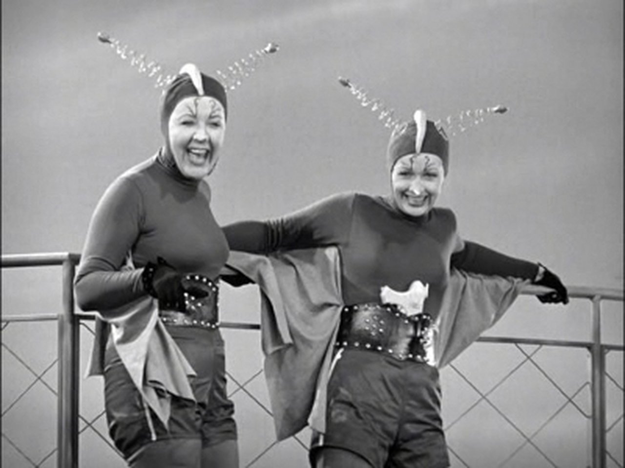 I Love Lucy - Season 3 Episode 23 : Lucy Is Envious