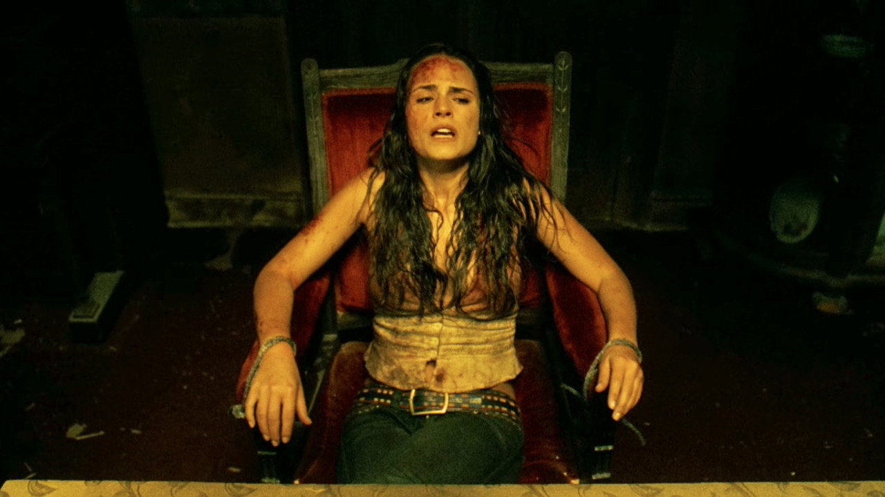 The Texas Chainsaw Massacre: The Beginning background 23