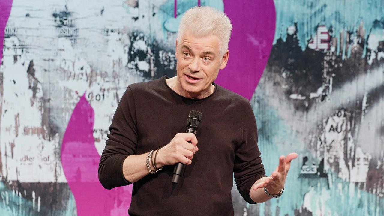 Michael Mittermeier #13 (2024) backdrop