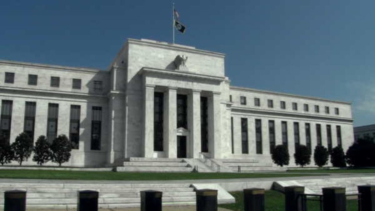 Scen från Money for Nothing: Inside the Federal Reserve