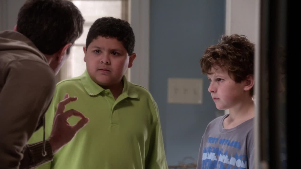 Modern Family - Season 3 Episode 17 : Leap Day