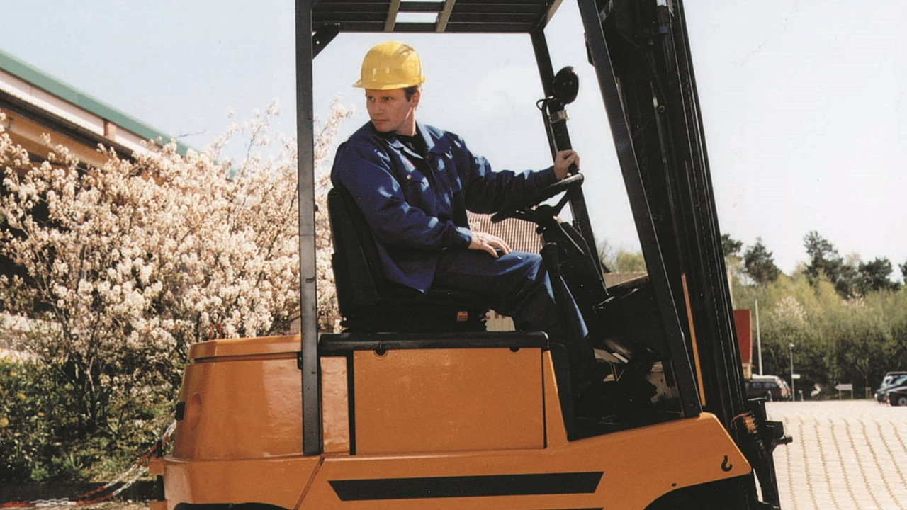 Forklift Driver Klaus: The First Day on the Job still 9