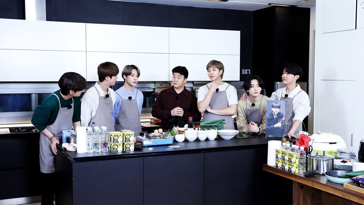 BIỂU TƯỢNG VÀ THỰC TẠI: GIẢI MÃ CẤU TRÚC CỦA 'RUN BTS!' TRONG KỶ NGUYÊN GIẢI TRÍ KỸ THUẬT SỐ cinematic still