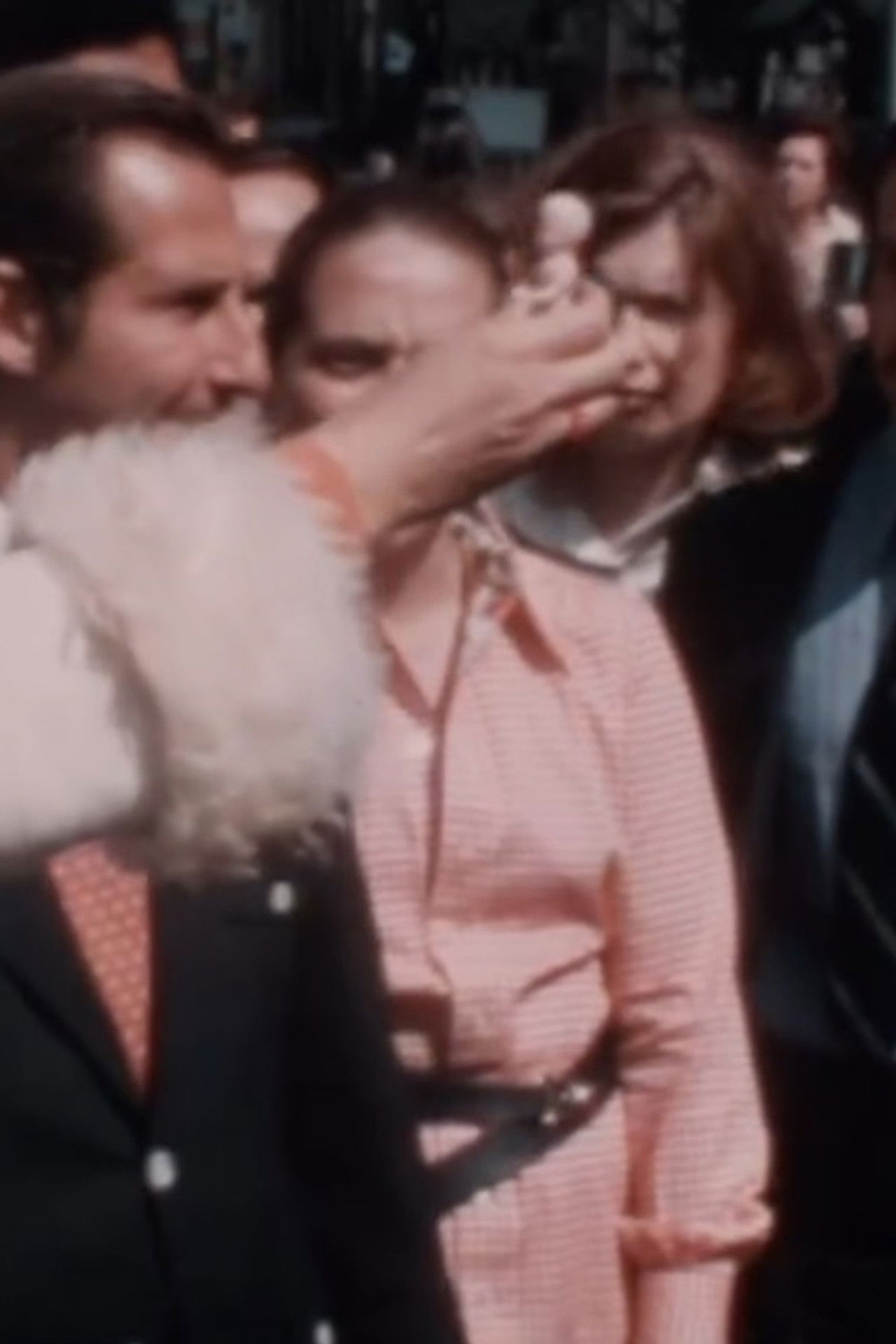 Muñecos (Have a baby) Backdrop