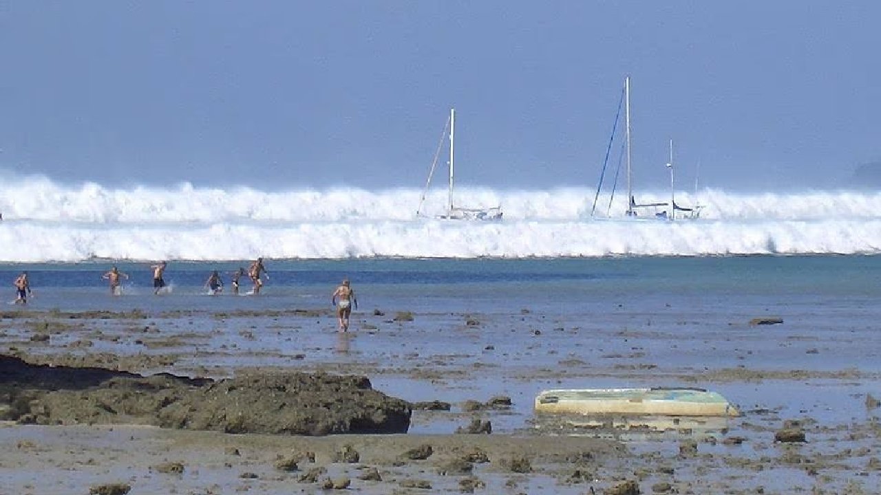 Tsunami: Caught on Camera Tsunami: Caught on Camera
