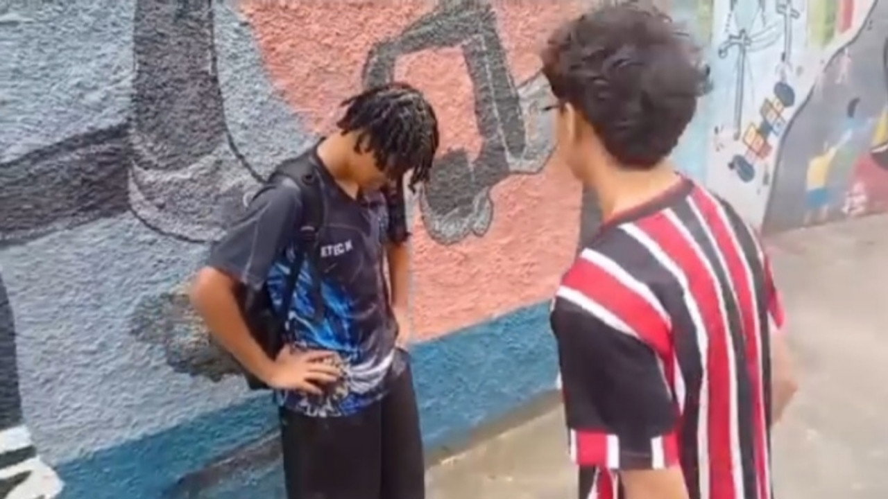Os Dois Lados do Jogo backdrop