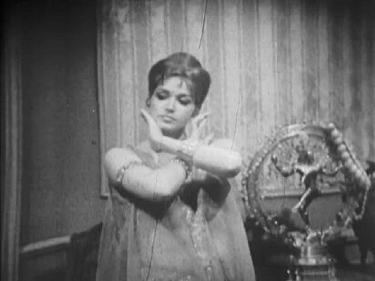 La caméra explore le temps — Mata Hari