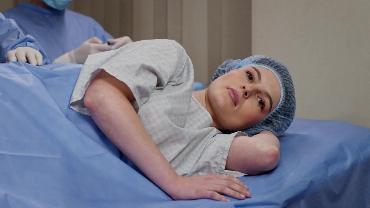 Female Doctor. New Life - Season 3 Episode 4 : Episode 4