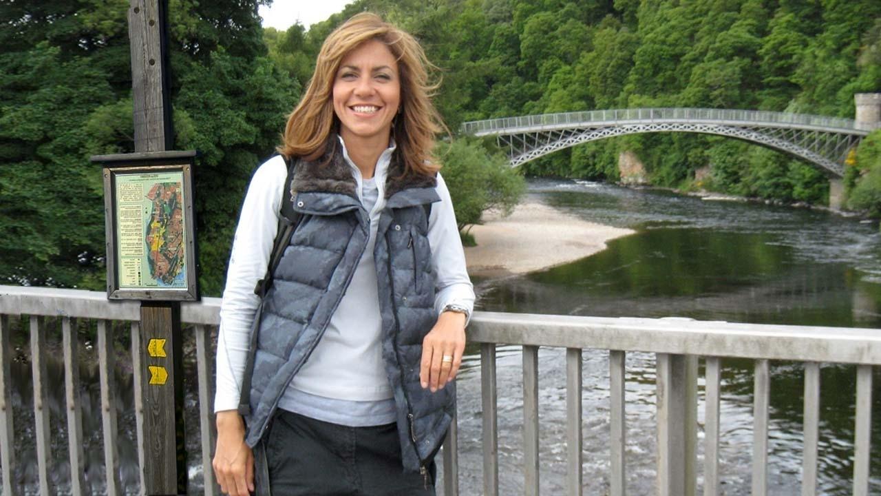 Railway Walks with Julia Bradbury background