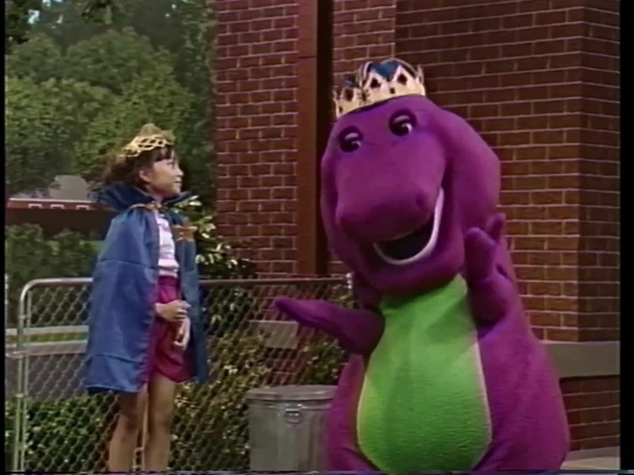 Barney & Friends - Season 1 Episode 1 : The Queen of Make-Believe