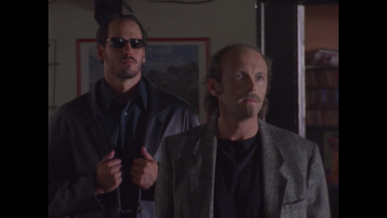 Renegade - Season 5 Episode 3 : Mr. Success