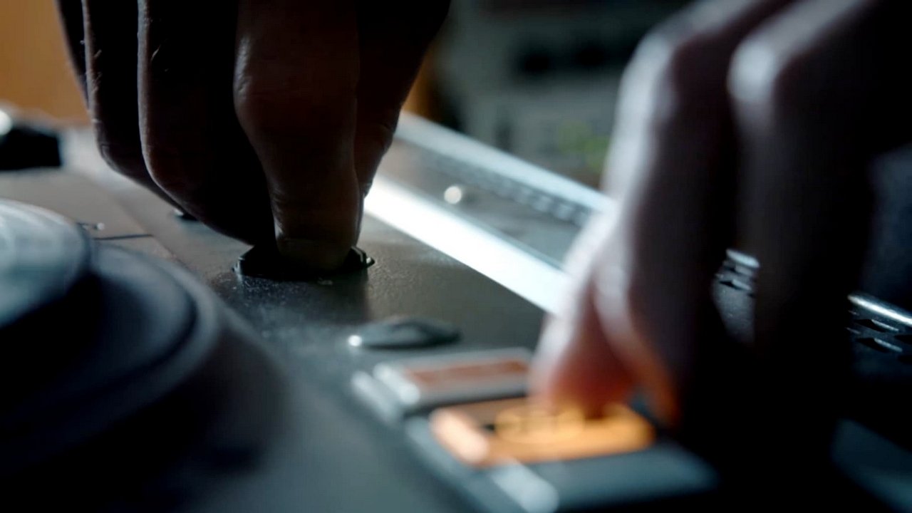 Electronic Vibrations: A Sound Changes the World