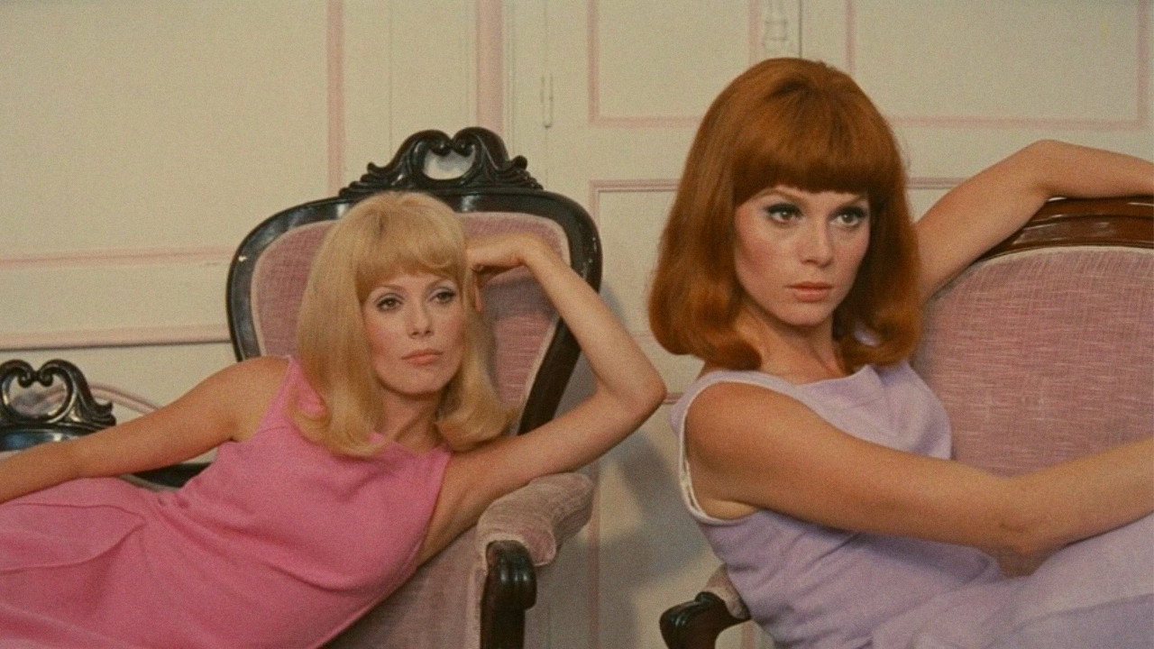 The Young Girls of Rochefort background 31