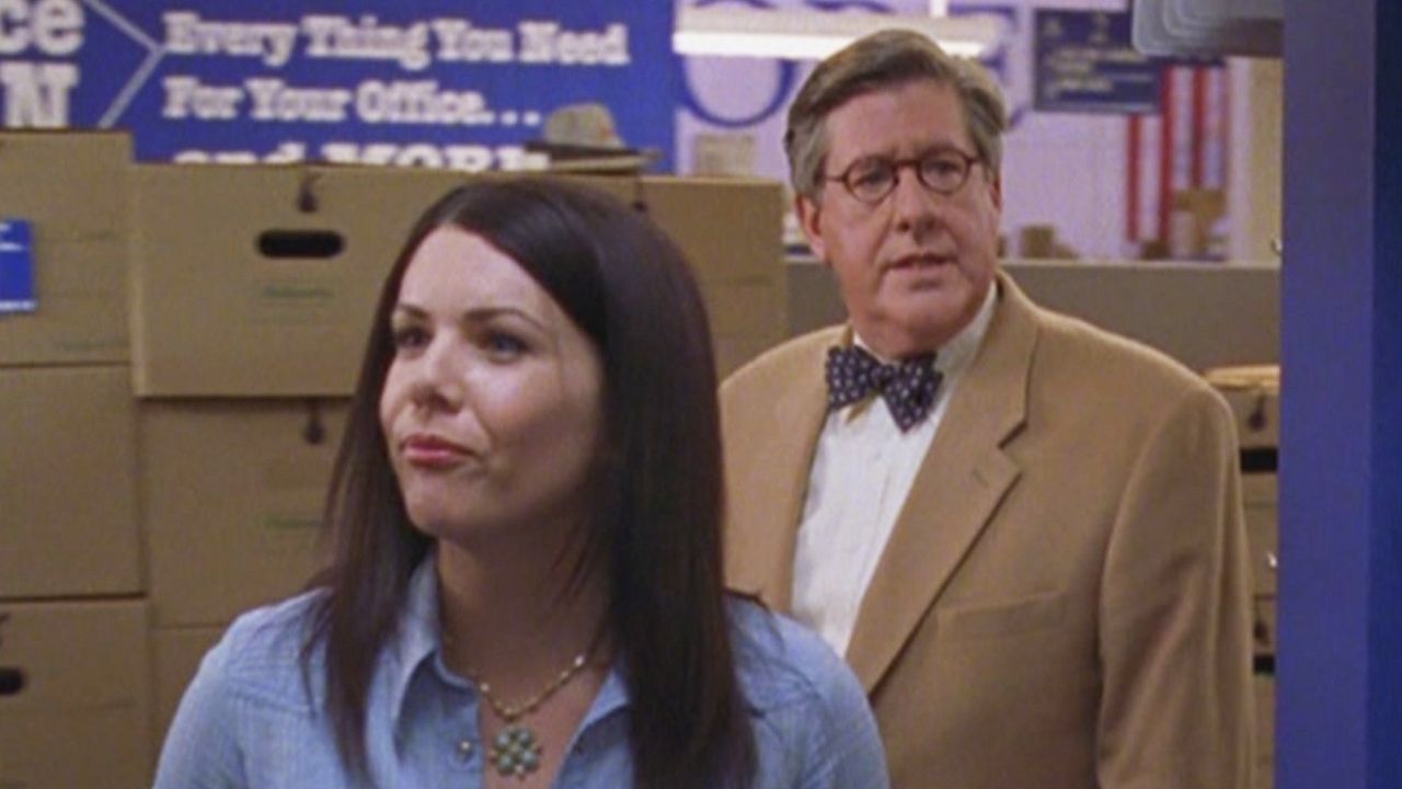 Gilmore Girls - Season 2 Episode 20 : Help Wanted