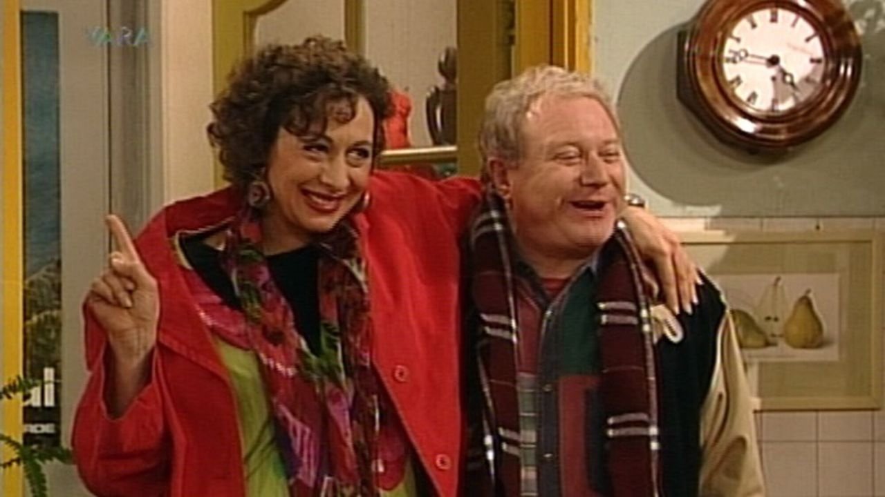 Oppassen!!! - Season 8 Episode 1 : Love and marriage