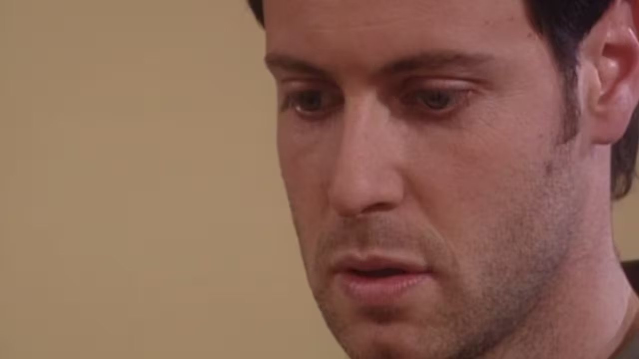 Un medico in famiglia - Season 3 Episode 21 : Contratti