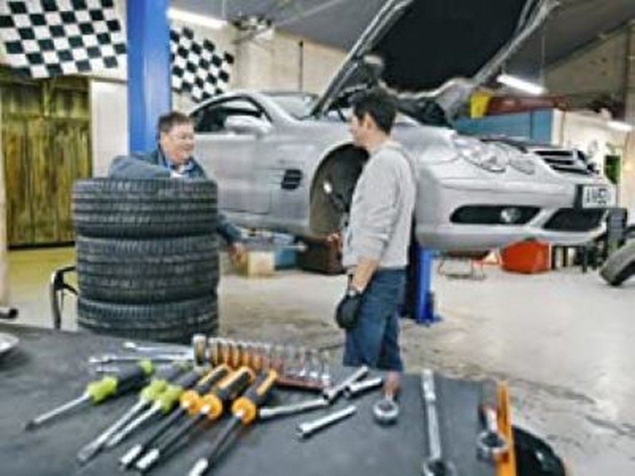 Wheeler Dealers - Season 22 Episode 2 : Mercedes SL 55