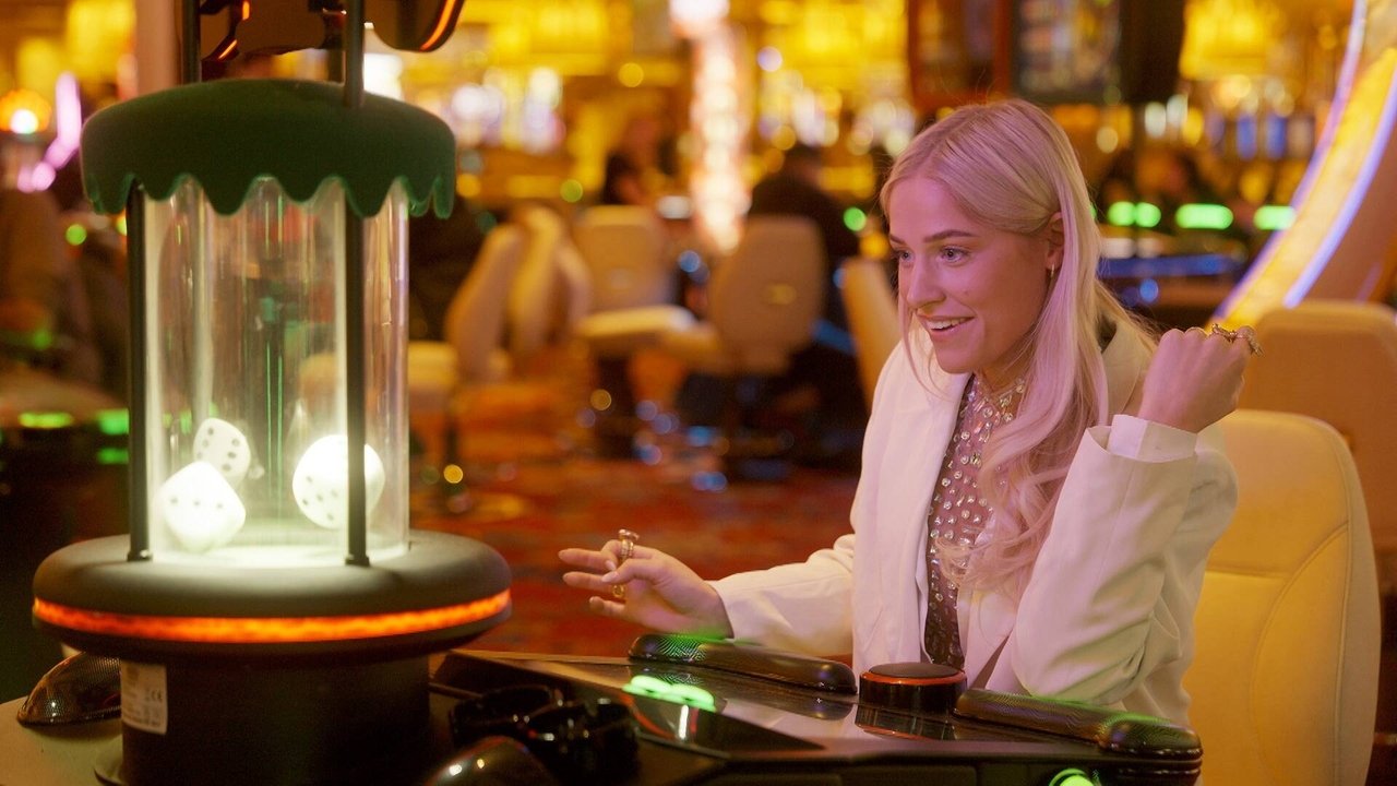 Klara – mic drop - Season 1 Episode 1 : Episode 1